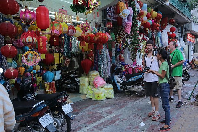 Private Ho Chi Minh Sightseeing by Motorbike with Local Students - Old apartment buildings and everyday Saigon