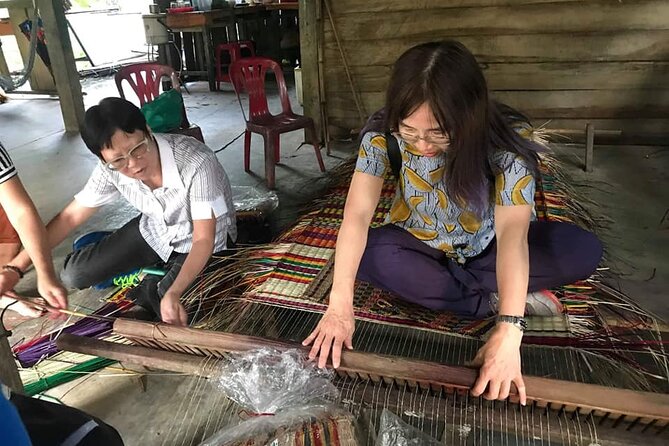 Private Hoi An Scooter/Motorbike Tour Village By Aodai Lady Rider - Tra Que Vegetable Village: A Practical Farm Stop