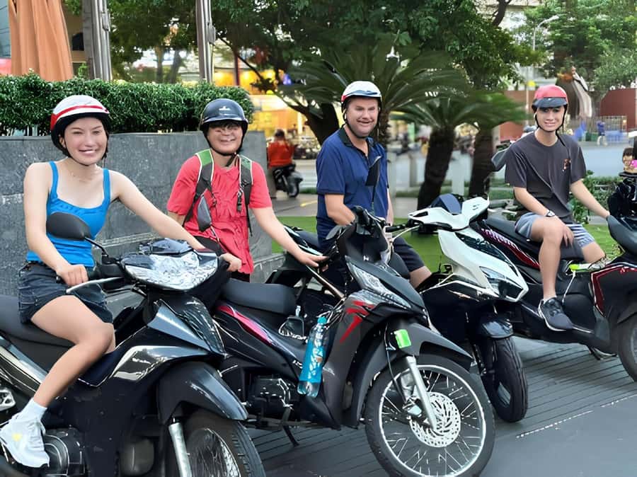 Saigon: Half-Day City Tour by Motorcycle - Districts 8 and 4 along the Saigon River
