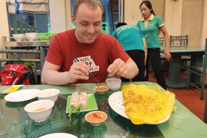 Saigon Motorbike Night Street Food Tour - Riding into Ho Chi Minh City after dark