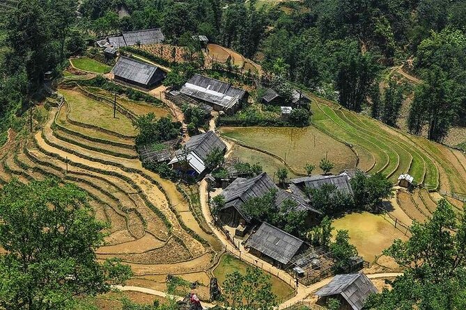 Sapa 2 Days 1 Night with Host Family (Free Motorbike) - The bus from Hanoi sets the pace
