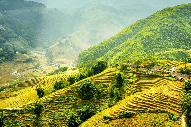 Sapa 2 Days 1 Night with Host Family (Free Motorbike) - O Quy Ho Heaven Gate gives you the big mountain view