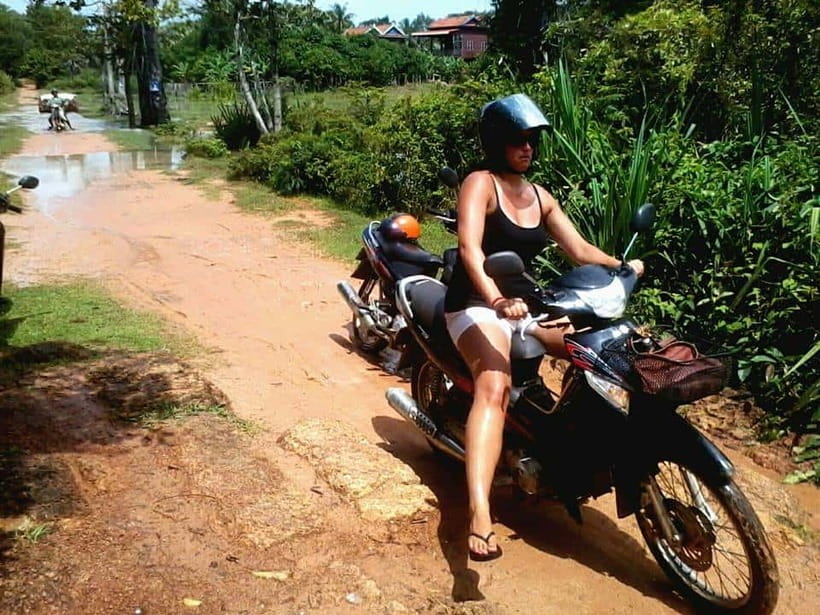 Siem Reap: 3-Hour Ancient Trails Motorbike Tour - The 15-minute safety briefing and bike lesson