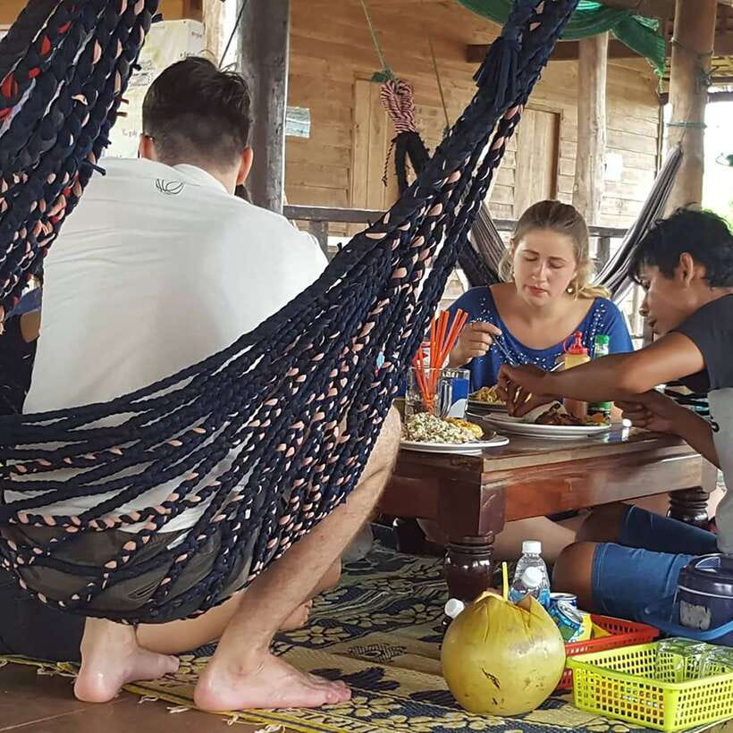 Siem Reap: 6-Hour Easy Rider Motorbike Tour - Markets, monks, and everyday Cambodian culture