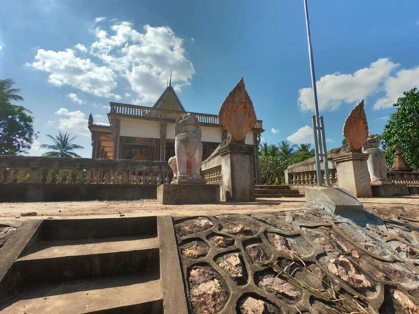 Siem Reap: 6-Hour Easy Rider Motorbike Tour - Safety, riding ability, and what to pack