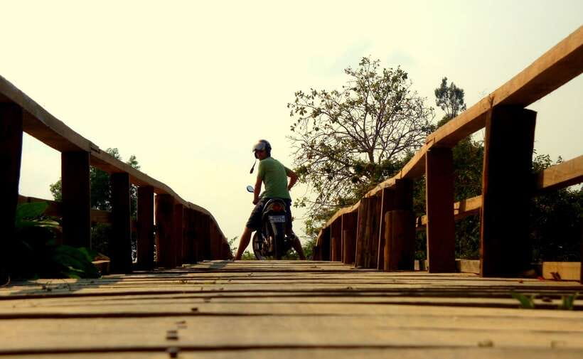Siem Reap: 8-Hour Forgotten Treasures Motorbike Tour - Rustic Cambodian food and a needed break