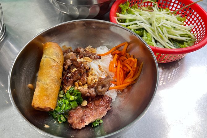 Top Notch Street Food Motorbike Tour In Ho Chi Minh City - Chinatown and bánh xèo in District 5