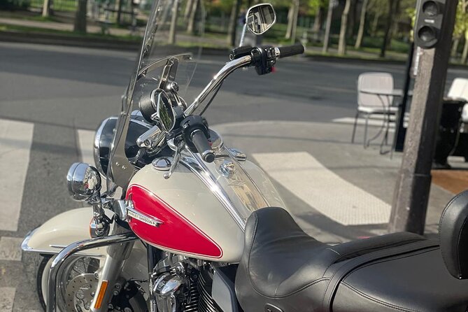 Vintage Motorcycle Rental in Paris - Why a vintage motorcycle changes Paris
