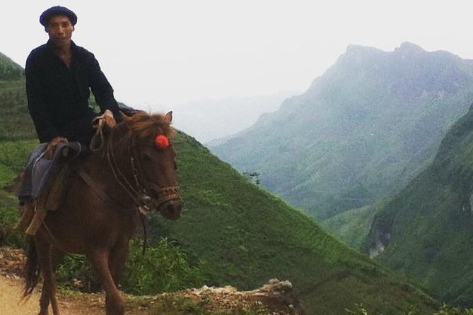 Wings Ha Giang Loop 3 days 2 nights with easy rider - Day one: Bắc Sum Pass to Đồng Văn
