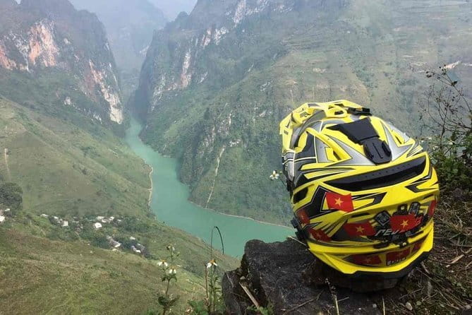 Wings Ha Giang loop 4 days 3 nights with easy rider - Day three: Ma Pi Leng Pass and Meo Vac